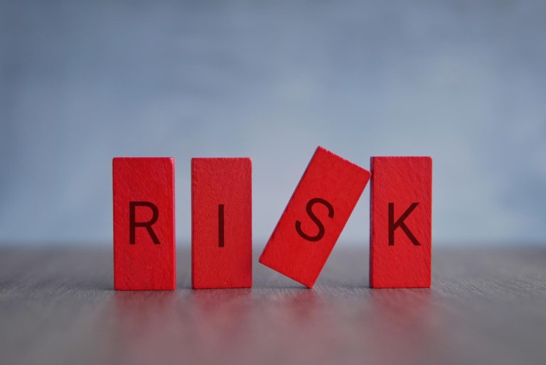 Pahami apa itu risiko investasi dan bagaimana cara mitigasi risiko berbagai risiko investasi